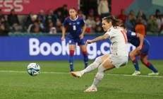 爱游戏官网:FIFPRO谈女足前交叉韧带撕裂：调整球场，缩小赛程